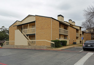 Carriage Park in Arlington, TX - Building Photo - Building Photo