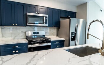 916 Sirocco Dr in Austin, TX - Building Photo - Building Photo