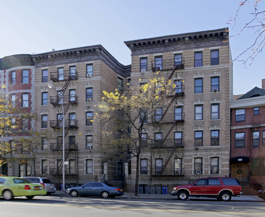 945-949 Saint Nicholas Ave in New York, NY - Building Photo