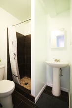 4417 Sansom St, Unit 2R in Philadelphia, PA - Foto de edificio - Building Photo