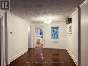 63 Guthrie Ave in Toronto, ON - Building Photo - Building Photo
