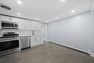 211 New York Ave in Jersey City, NJ - Building Photo - Building Photo