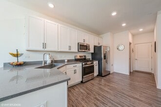 1744 Carlstedt Dr in Batavia, IL - Building Photo - Building Photo