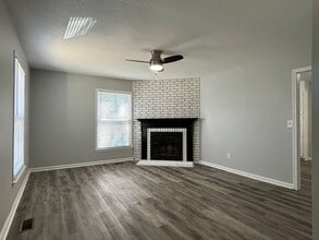 4 Clark Ct in Greensboro, NC - Building Photo - Building Photo