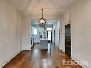 6813 Charlotte Pike in Nashville, TN - Foto de edificio - Building Photo