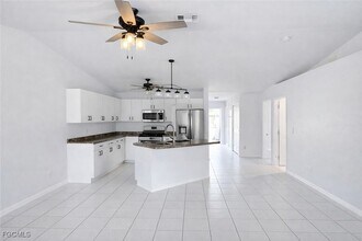 2926 SE Santa Barbara Pl in Cape Coral, FL - Building Photo - Building Photo