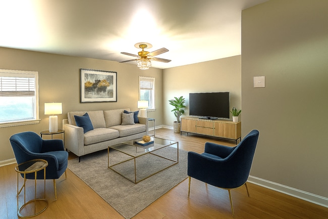 704 E Perry St in Indianapolis, IN - Building Photo - Building Photo