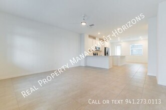 7492 Cabin Ln in Sarasota, FL - Building Photo - Building Photo