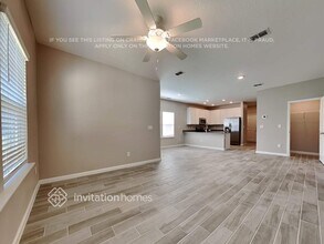 13232 Shore Grass Dr in Jacksonville, FL - Foto de edificio - Building Photo