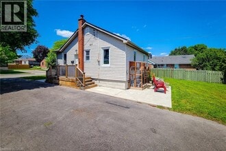 345 Hawkridge Ave in Hamilton, ON - Building Photo - Building Photo