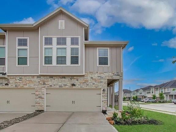 5502 Amber Brook Ln in Fulshear, TX - Building Photo