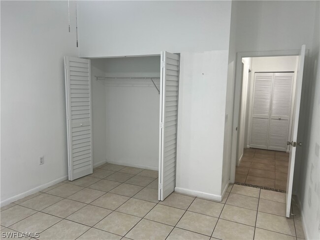 3841 Schoolhouse Rd E in Ft. Myers, FL - Building Photo - Building Photo