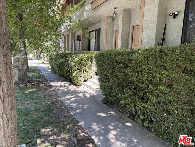 property at 4260 Cedros Ave