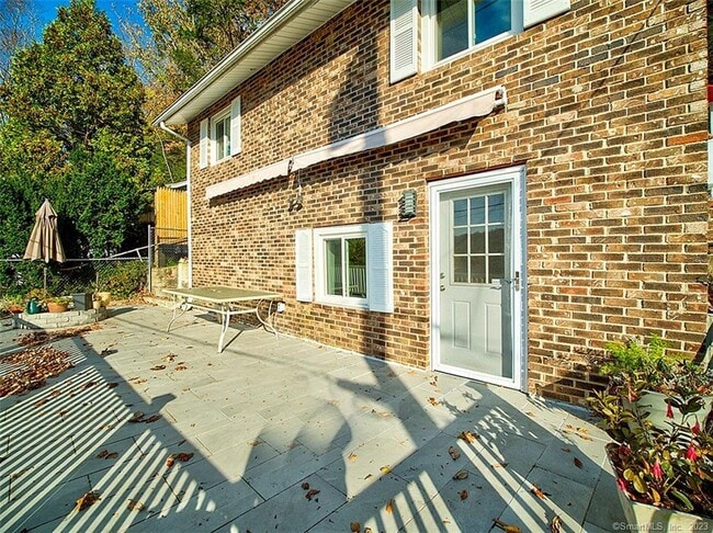 16 Maiden Ln in Seymour, CT - Building Photo - Building Photo