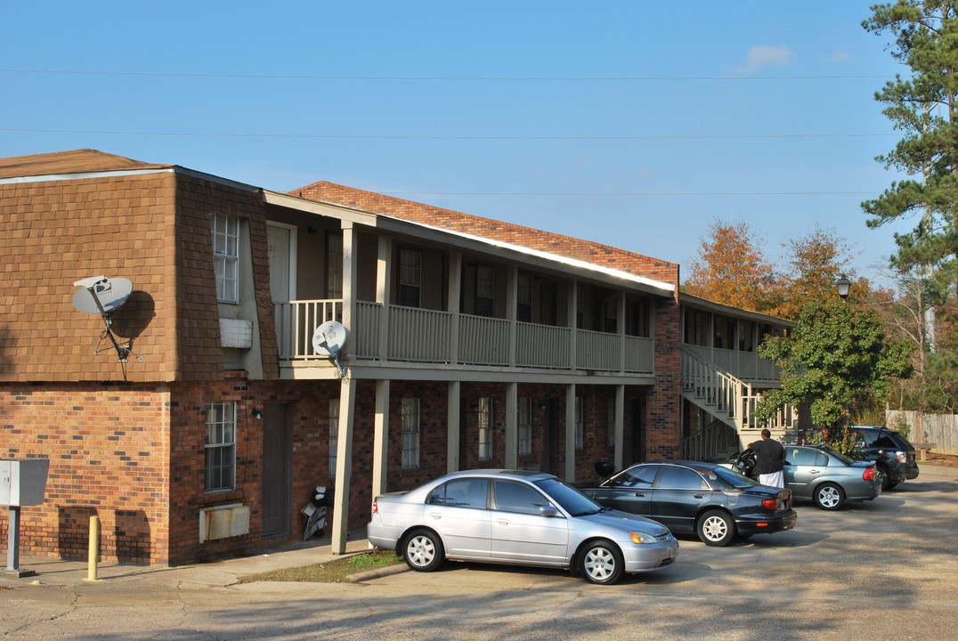 Century Plaza in Hattiesburg, MS - Building Photo