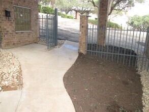 513 S Park Dr in Austin, TX - Building Photo - Building Photo