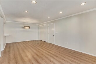 5700 S 900 E in Murray, UT - Building Photo - Building Photo