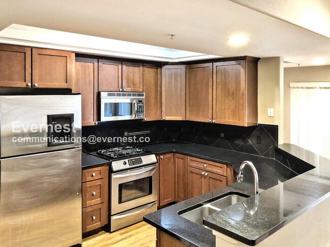 1080 E 13th Ave in Denver, CO - Building Photo - Building Photo