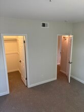 750 E Northern Ave, Unit Las Brisas unit 2016 in Phoenix, AZ - Building Photo - Building Photo