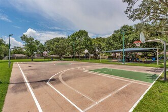 2779 Forest Point Dr in League City, TX - Building Photo - Building Photo