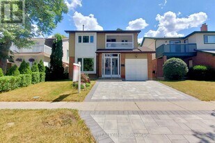 114 Mossbrook Crescent in Toronto, ON - Building Photo