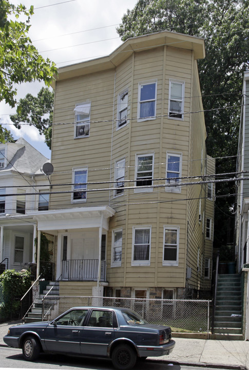 89 Saratoga Ave in Yonkers, NY - Building Photo