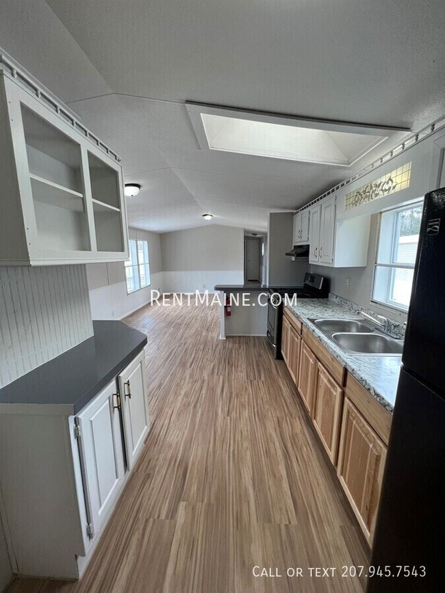 45 Pheasant Hill Trailer Park in Milford, ME - Foto de edificio - Building Photo