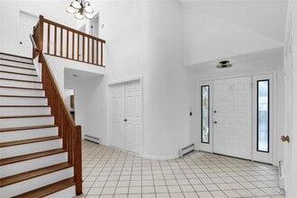 11 Overlook Way in East Setauket, NY - Building Photo - Building Photo