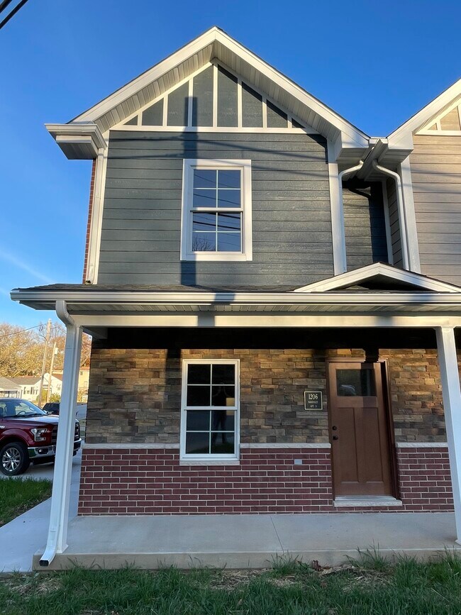 1206 Bardsley Rd in Rolla, MO - Building Photo - Building Photo