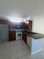 11472 NW 42nd St in Coral Springs, FL - Building Photo