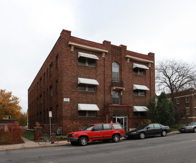 3617 Bryant Ave S in Minneapolis, MN - Foto de edificio - Building Photo