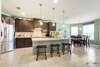 1019 Stone Crossing in New Braunfels, TX - Building Photo - Building Photo