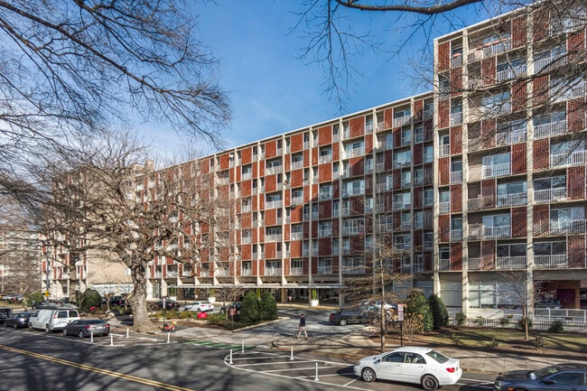 Potomac Place Tower in Washington, DC - Building Photo - Building Photo