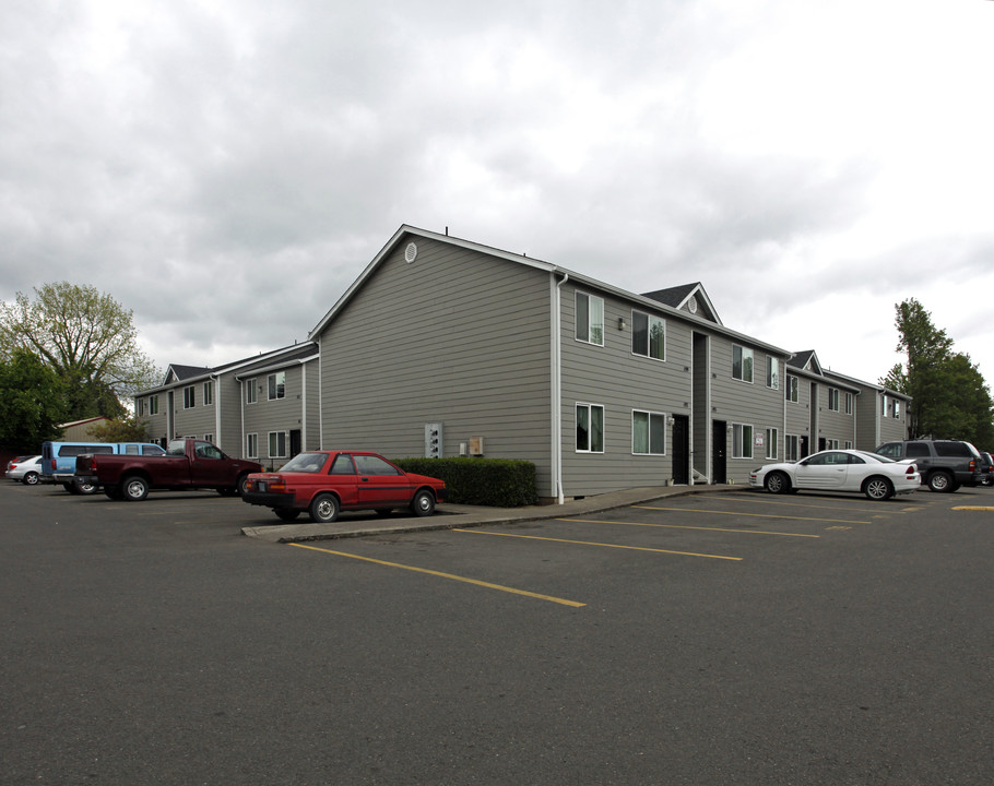 Village East Apartments in Salem, OR - Building Photo