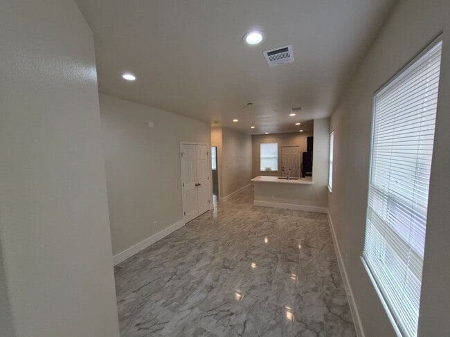 9745 Black Gum in Willis, TX - Foto de edificio - Building Photo