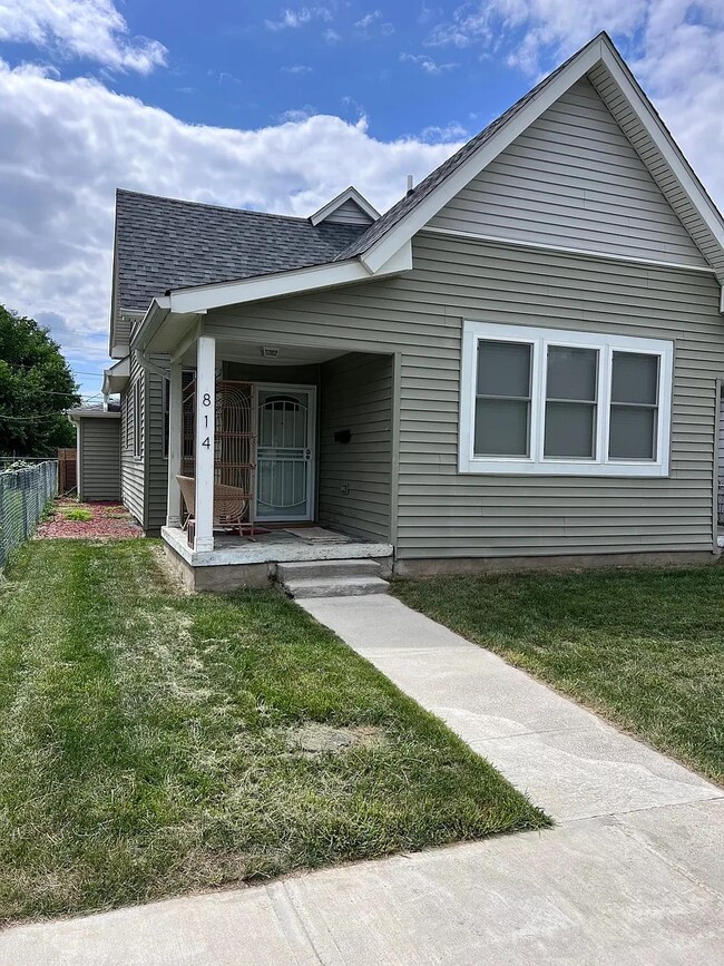 property at 812 Marion Ave