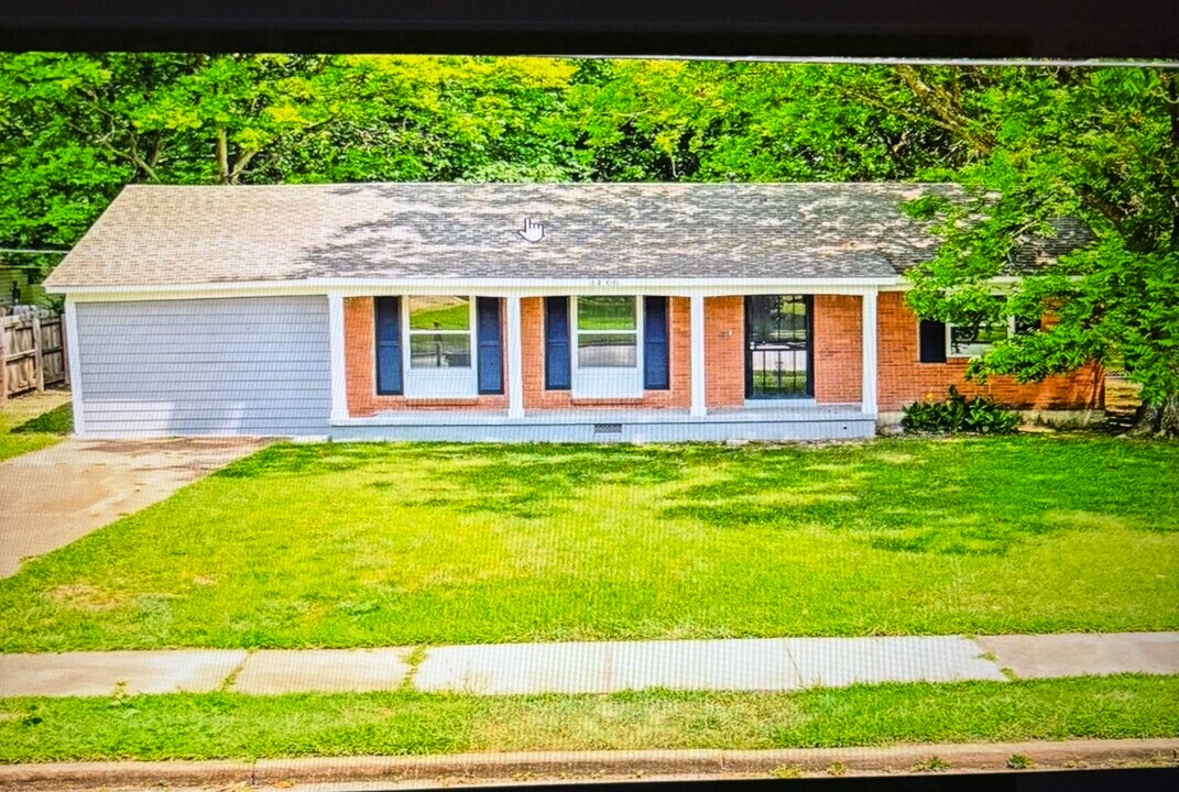 3400 Hallbrook St in Memphis, TN - Building Photo