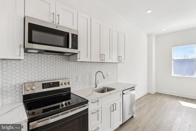 1622 Point Breeze Ave in Philadelphia, PA - Building Photo - Building Photo