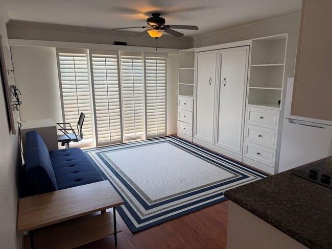 1021 Scott St in San Diego, CA - Foto de edificio - Building Photo