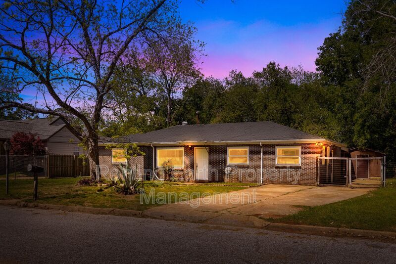 1949 Speigle St in Montgomery, AL - Building Photo