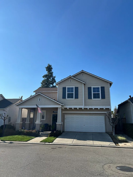 1632 N Avignon Ln in Clovis, CA - Building Photo