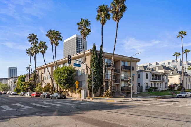 5555 W 8th St, Unit 207