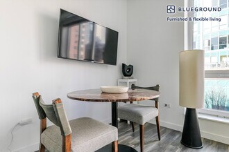 61 W Erie St in Chicago, IL - Building Photo - Building Photo