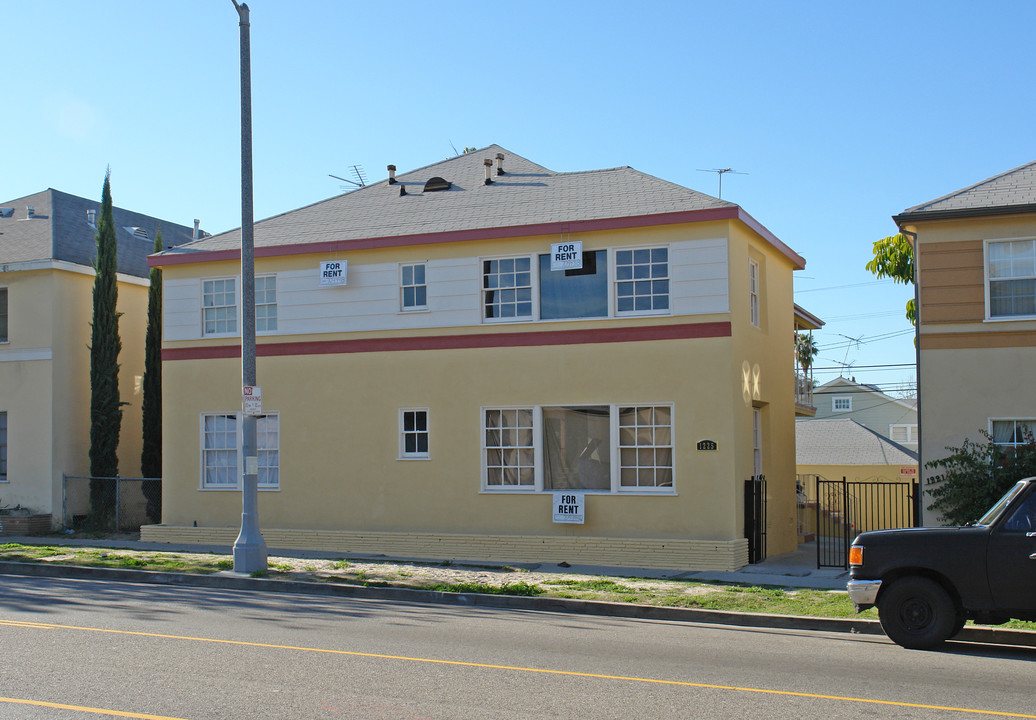 1225 S Fairfax Ave in Los Angeles, CA - Building Photo