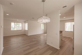 1326 Majesty Terrace in Weston, FL - Building Photo - Building Photo