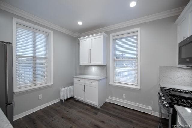 726 Howell Ave in Riverhead, NY - Building Photo - Building Photo