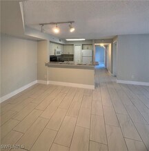 1230 Wildwood Lakes Blvd in Naples, FL - Building Photo - Building Photo