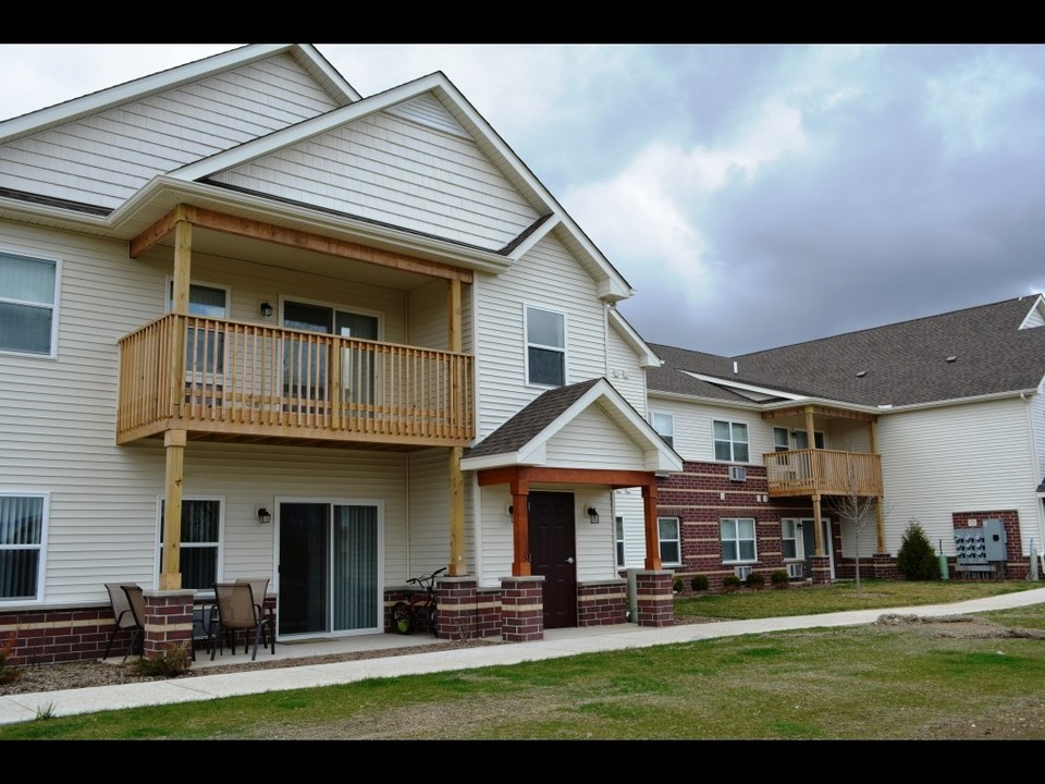 The Paths at Walnut Ridge in Woodstock, IL - Building Photo