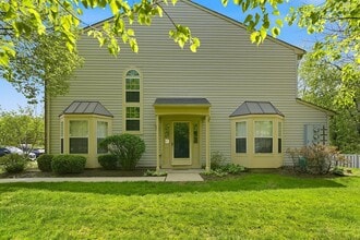 5 Whistler Dr in Freehold, NJ - Building Photo - Building Photo