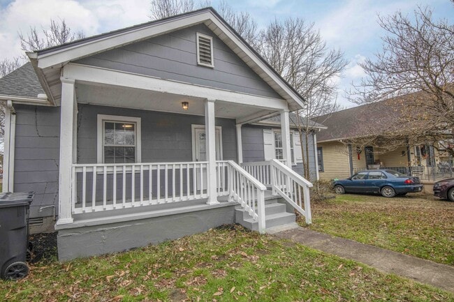 2440 Woodbine Ave in Knoxville, TN - Building Photo - Building Photo